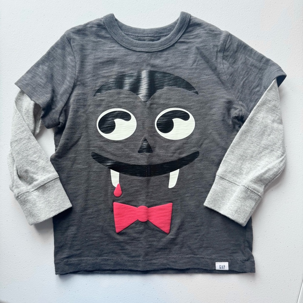GAP Kids Charcoal and Light Gray Vampire Long Sleeve Tee - Sz 2T